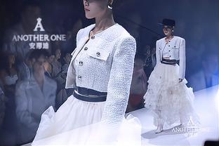 Italian brand ANOTHER ONE unveiled in Shenzhen <span style='color:red'>Fashion</span> <span style='color:red'>week</span>, showing the <span style='color:red'>fashion</span> <span style='color:red'>of</span> Italian socialites
