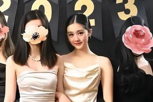 <span style='color:red'>The</span> graduation photo <span style='color:red'>of</span> Huang Lei's <span style='color:red'>daughter</span> caused controversy!