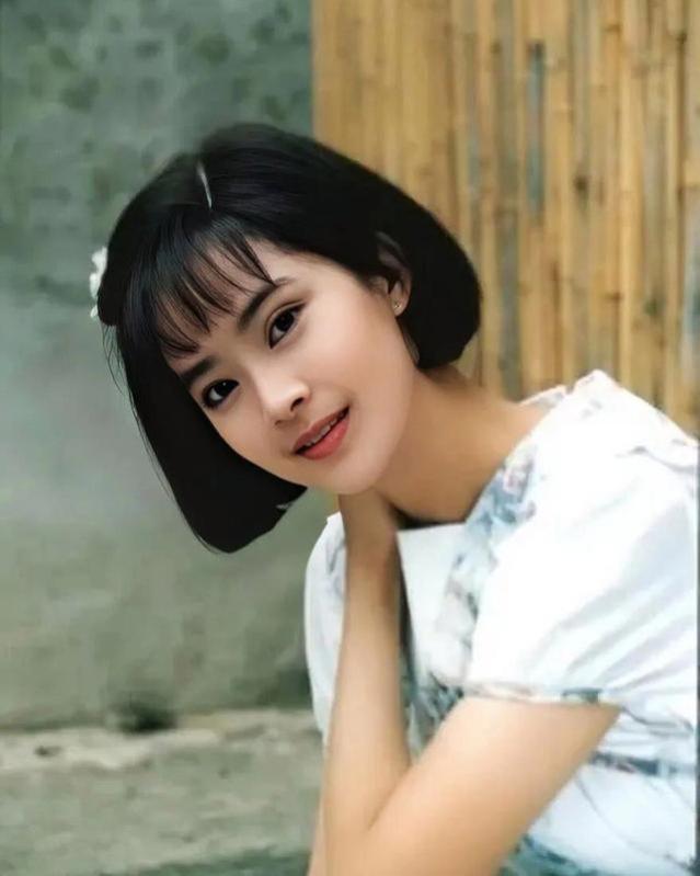 After looking at Yu Xiaofan's old age, I found that years have never been defeated by beauty, but at the age of 59, she is more fashionable and foreign.