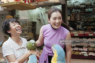 I was surprised by Gong Li's old photos! Dress simple but not simple, beautiful confident and generous